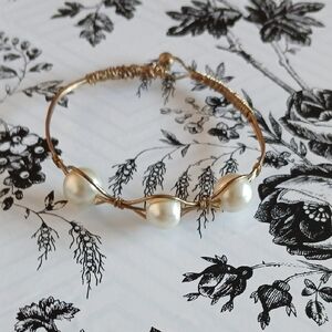 Vintage Goldtone Wire Faux Pearl Elegant Feminine Girly Coquette Bracelet